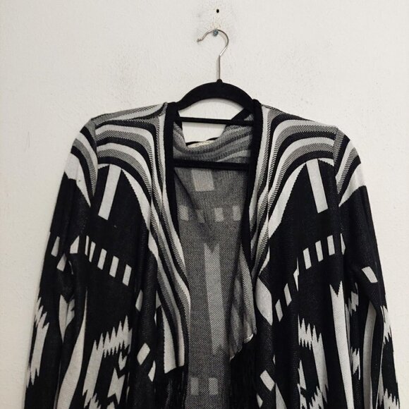 Umgee Knit Sweater Open Front Fringe Black White Southwest Waterfall Front Sz L - Picture 3 of 11